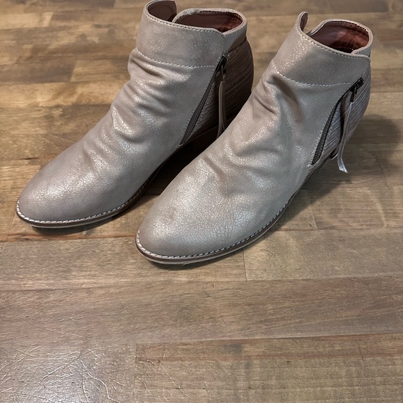 Butter Shoes - Butter Women's Heeled Boots - Shimmering Silver